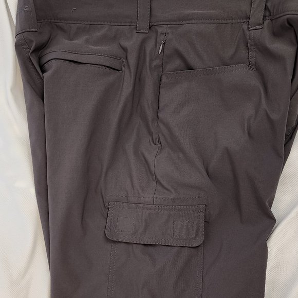 Mens gray size 36 Orvis Stretch Cargo Shorts with Hidden Zippers - EXCELLENT! - Picture 6 of 14